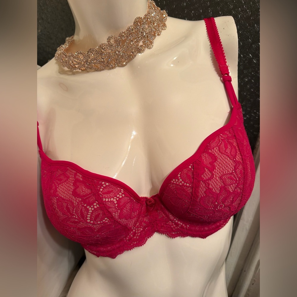 Wacoal b.tempted berry red full coverage bra 34D new